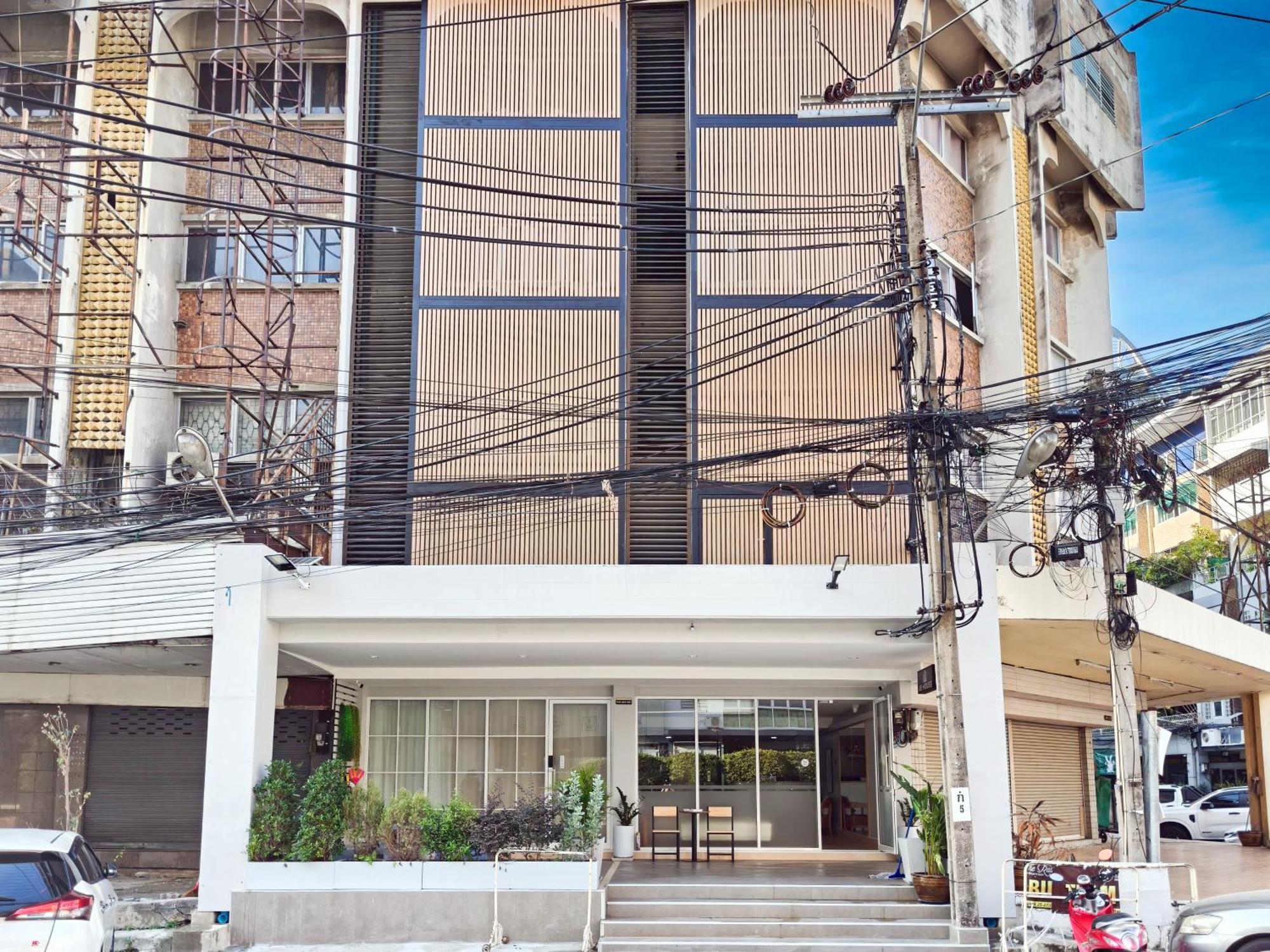 Ab House Aparthotel Bangkok Exterior photo